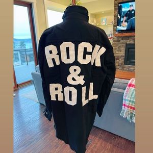 Oversized Button Up • ROCK & ROLL 🤘🏼